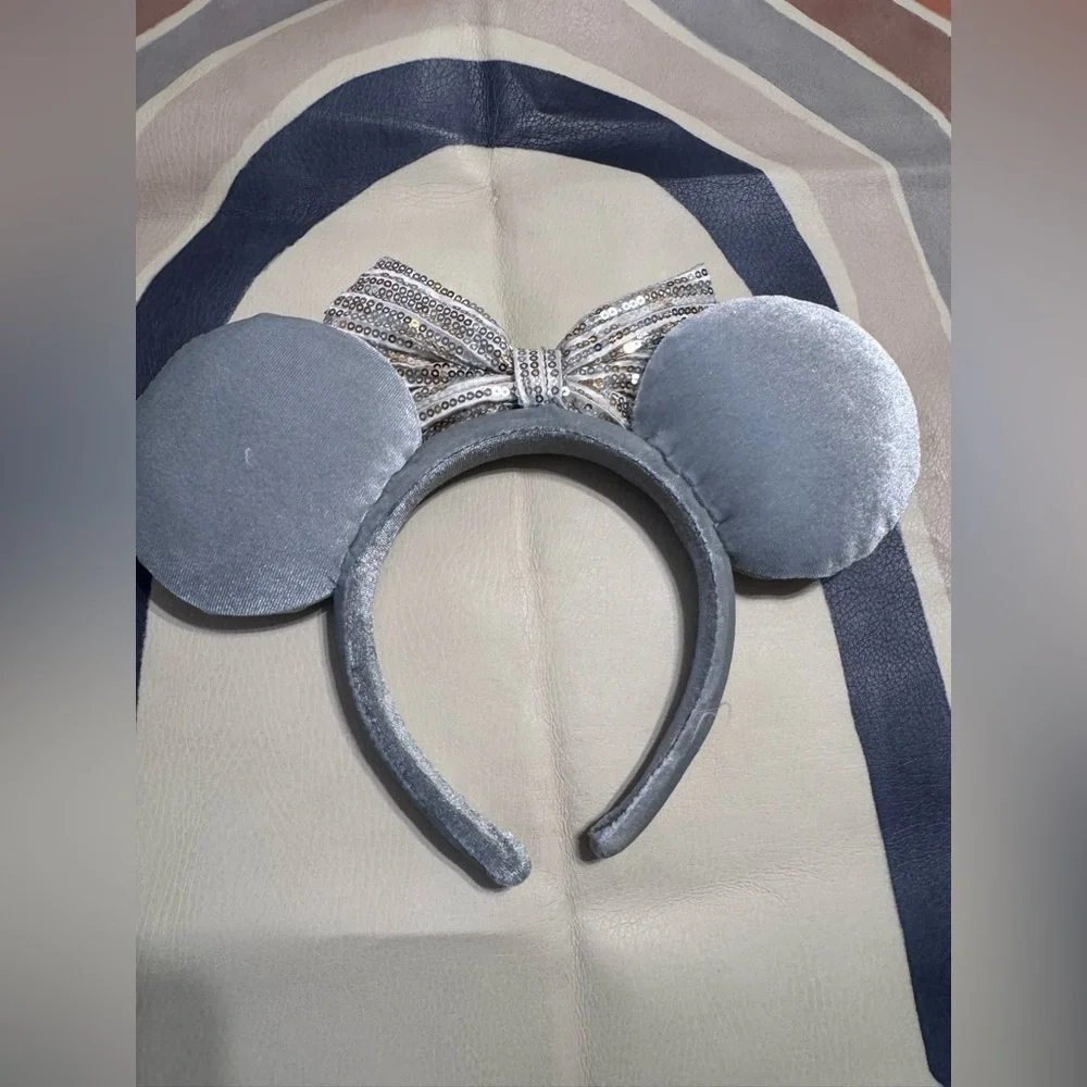 DISNEY PARKS MINNIE MOUSE EARS WINTER FROST GRAY QUILTED BOW HEADBAND